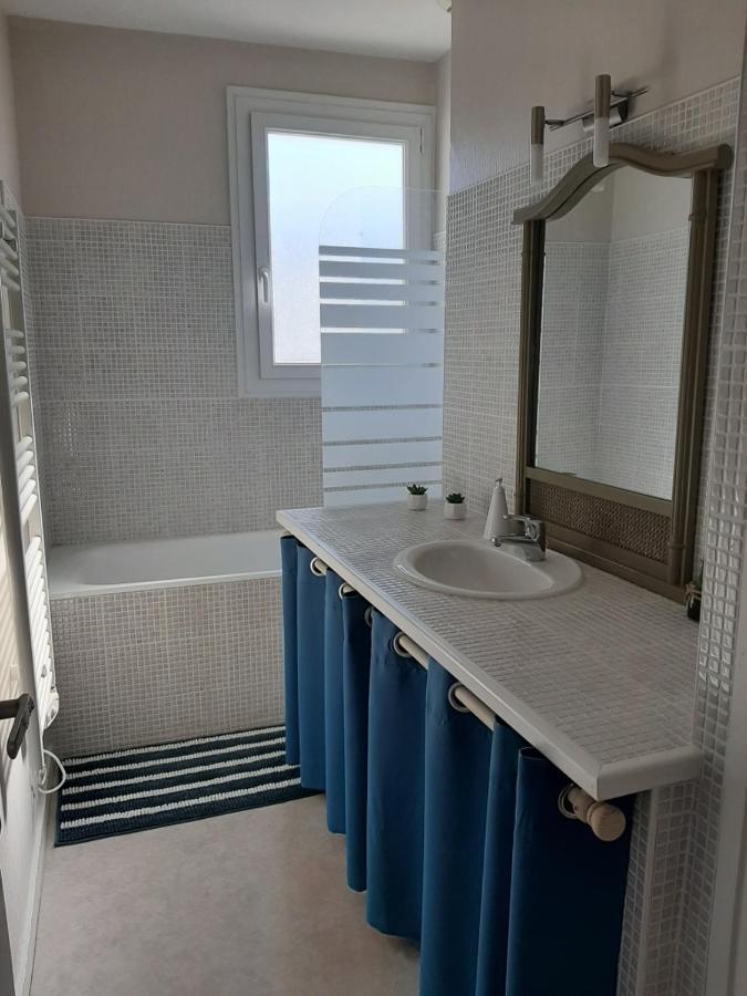 Appt Cosy 65 M2 Coeur De Ville A 150 M De La Plage Royan Bagian luar foto